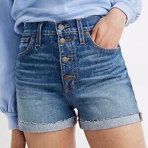 Madewell High Rise Denim Shorts in Burke Wash Button Front Size 26 AJ238